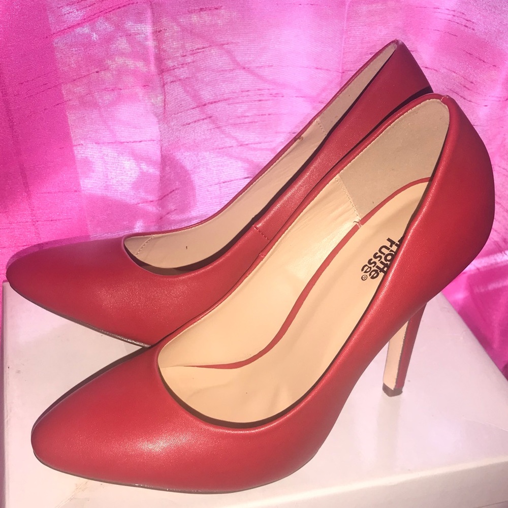 Red Heels - Picture 2 of 2